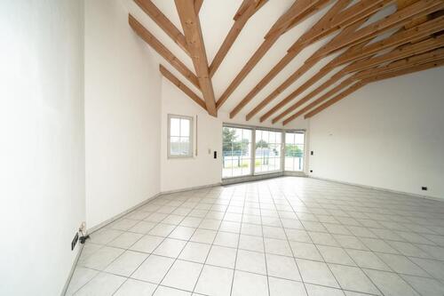 Wohnzimmer - 4 Zimmer 4- Zimmerwohnung zum Kaufen in Fürth