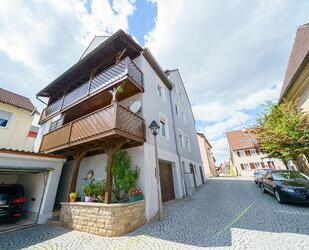 Gepflegtes Vierparteienwohnhaus zzgl. Garagen und Gewerbeeinheit! - Wilhelmsdorf 10809575181