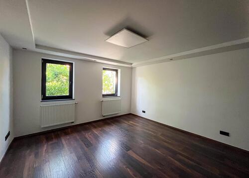 Zimmer Haus groß - 
