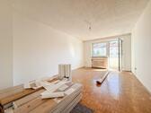 Wohnen - Leerstehend! Renovierungsbedürftige Wohnung mit Balkon in Nürnberger Nordstadt