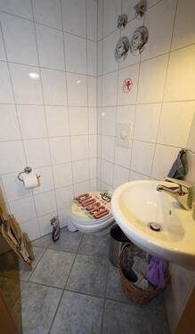 Gäste WC - 4- Zimmerwohnung mit 110,00 m&sup2; in Zirndorf zur Miete