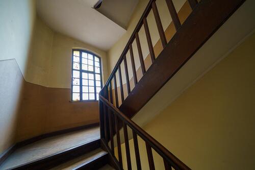 Treppenhaus2 - 5 Zimmer 5- Zimmerwohnung in Nürnberg
