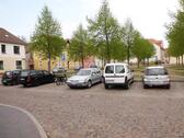 ÖFENTLICHER PARKPLATZ - 