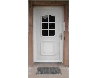 SANIERTE 5-R-OG-WHG-RECHTS-NATUR SOWEIT DAS AUGE BLICKT-IM SOLIDEN LÄNDLICHEN MFH-TARNOW