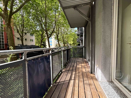 Balkon - PRAKTISCHE HOCHPARTERRE-WOHNUNG MIT GROSSEM BALKON IM BEGEHRTEN BAYERISCHEN VIERTEL!