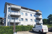 Gebäudeansicht (5) - PROVISIONSFREIE DACHGESCHOSSWOHNUNG MIT WEITBLICK UND STELLPLATZ ALS KAPITALANLAGE!