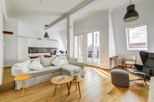 Wohn- Essbereich (1) - LICHTDURCHFLUTETE DACHGESCHOSSWOHNUNG MIT AUFZUG UND TERRASSE IN BEGEHRTER KIEZLAGE!
