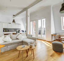 LICHTDURCHFLUTETE DACHGESCHOSSWOHNUNG MIT AUFZUG UND TERRASSE IN BEGEHRTER KIEZLAGE! - Berlin Friedrichshain