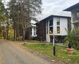 DIREKT AM WALDRAND GELEGEN: AUFGETEILTES MEHRFAMILIENHAUS MIT 10 WOHNEINHEITEN UND STELLPLÄTZEN - Teupitz