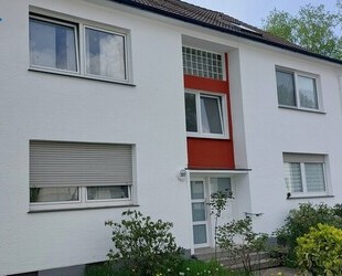 Mehrfam. Haus mit 14 Wohnungen und 8 Garagen in Wuppertal