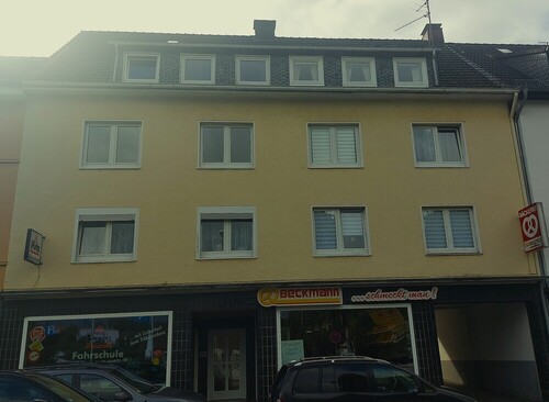 20250912_110035 - Mehrfamilienhaus mit 2 Ladenlokalen und Garagenhof in Remscheid-Süd