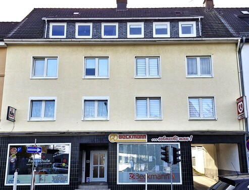 20251106_104022 - Mehrfamilienhaus mit 2 Ladenlokalen und Garagenhof in Remscheid-Süd