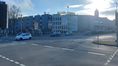 Blick au das Alleecenter - Gewerbeobjekt (Büro, Produktion, Verkauf) zur Miete in Remscheid