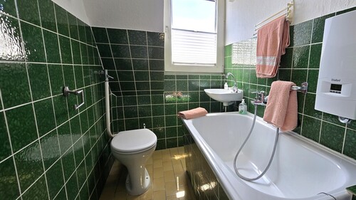Das Wannenbad im Obergeschoss - 