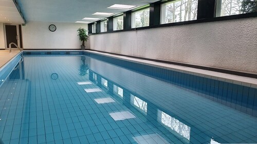 Ein tolles Innenschwimmbad - 