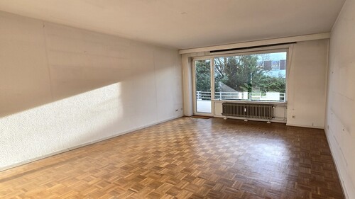 Der helle und großzügige Wohnraum - 5 Zimmer Etagenwohnung zum Kaufen in Mettmann