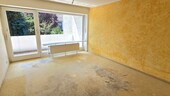 und bietet Zugang zum Balkon - 