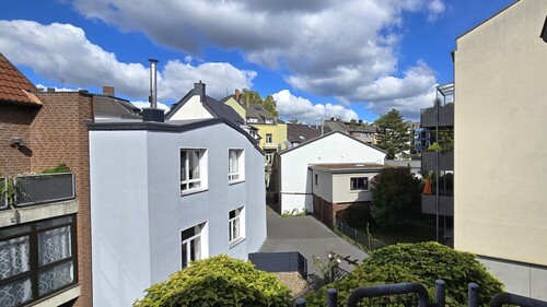 mit Ausblick auf die Stadt - 