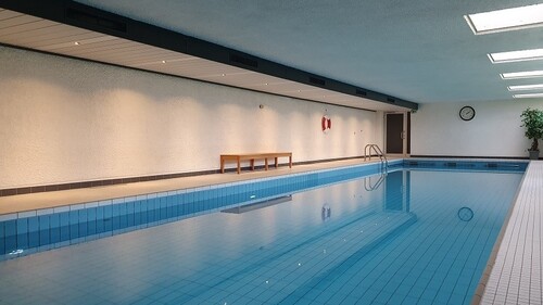 Schwimm 2steht Ihnen zur Verfügung - 