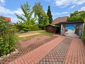Garage + Stellplatz - 