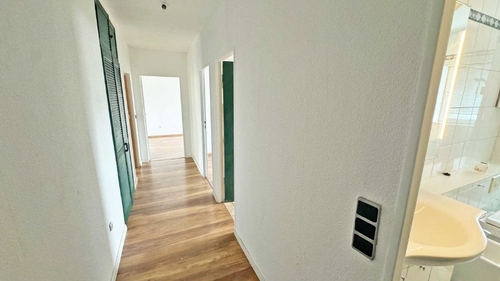 Flur - Etagenwohnung mit 73,00 m² in Berlin zum Kaufen