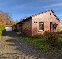 Heller Bungalow mit Wintergarten auf weitläufigem Grundstück - Berlin Neukölln Heller Bungalow mit Wintergarten auf weitläufigem Grundstück - Berlin Neukölln