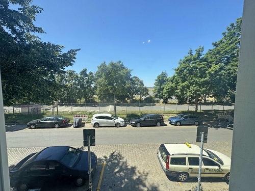 Fenster-Blick - Etagenwohnung mit 47,00 m² in Berlin zum Kaufen
