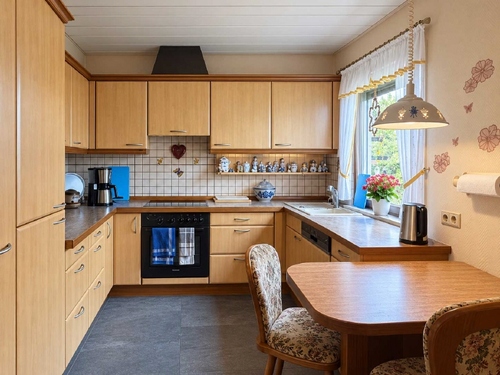 Küche - 4 Zimmer Einfamilienhaus zum Kaufen in Berlin