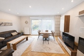 Wohnzimmer - Ihr neues Zuhause: Bungalow mit Südterrasse, großer Garten in Lichterfelde
