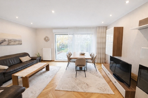 Wohnzimmer - Ihr neues Zuhause: Bungalow mit Südterrasse, großer Garten in Lichterfelde