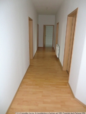 Blick Flur - 4- Zimmerwohnung mit 108,00 m² in Dippoldiswalde zur Miete