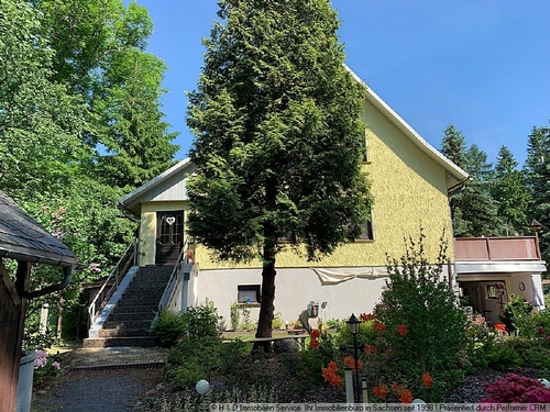 Blick Eingangsbereich - Einfamilienhaus mit 140,00 m² in Dippoldiswalde zum Kaufen