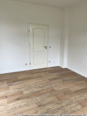 Blick Tür - 2- Zimmerwohnung mit 57,52 m&sup2; in Freital zur Miete