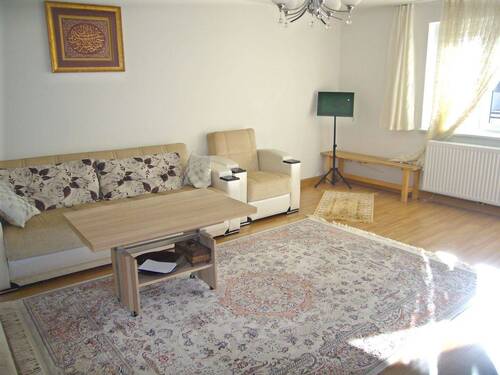 Wohnzimmer - 4 Zimmer Etagenwohnung zum Kaufen in Waldkraiburg