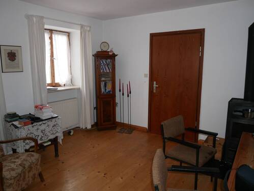 Stube - 5 Zimmer Mehrfamilienhaus, Wohnhaus in Kirchweidach
