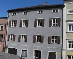 Haus am Stadtplatz - 670.000,00 EUR Kaufpreis, ca.  414,00 m² Wohnfläche in Tittmoning (PLZ: 84529)