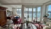 Lichtdurchflutetes Wohnzimmer - 