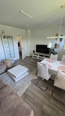 Wohnzimmer - Großzügige 3-Zimmer-Wohnung in Flensburg zu vermieten!