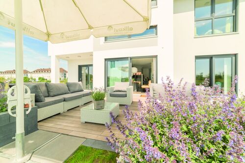 Eine Terrasse zum Träumen - Villa mit 247,21 m² in Hohenstein-Ernstthal zum Kaufen