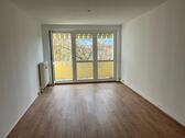 WhatsApp Image 2025-10-27 at 1 - 2-Zimmer-Wohnung mit Balkon im 4. OG