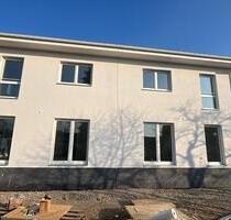 Nachhaltige Neubau-Haushälfte mit Terrasse und eigenem Gartenanteil höchster Energiestandard - Dresden Leuben