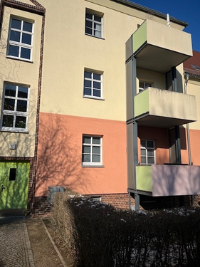 Außenansicht - 3-Zimmer-Wohnungmit Balkon und Tageslichtbad im 2. OG
